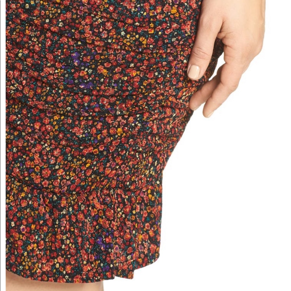 LEITH Floral Ruched Dress - Picture 4 of 7